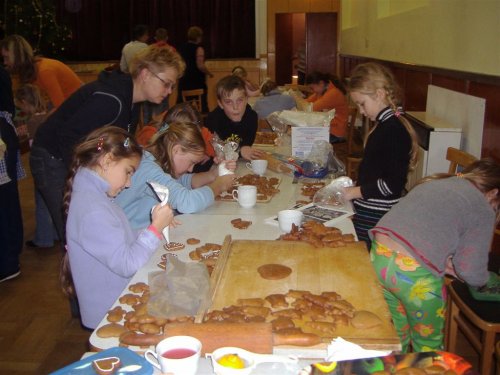 Klub dobré pohody - Babičky čtou z babičky a pečení perníčků - 11.12.2008